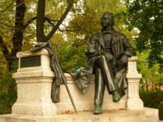 Neuruppin-Fontanedenkmal